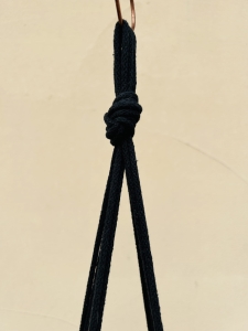 Kwietnik wiszący makrama ze sznurka boho CZARNY