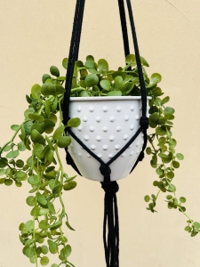 Kwietnik wiszący makrama ze sznurka boho CZARNY