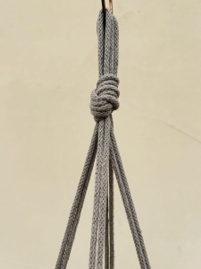 Kwietnik wiszący makrama ze sznurka boho CIEMNY BEŻ