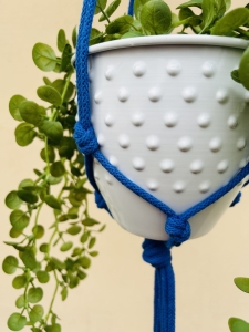 Kwietnik wiszący makrama ze sznurka boho CHABROWY