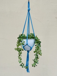 Kwietnik wiszący makrama ze sznurka boho NIEBIESKI