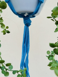 Kwietnik wiszący makrama ze sznurka boho NIEBIESKI