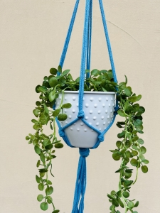 Kwietnik wiszący makrama ze sznurka boho NIEBIESKI