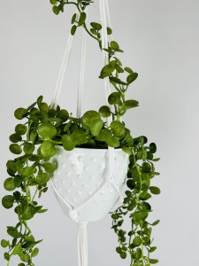 Kwietnik wiszący makrama ze sznurka boho BIAŁY