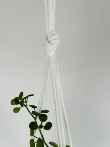 Kwietnik wiszący makrama ze sznurka boho BIAŁY