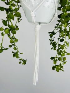 Kwietnik wiszący makrama ze sznurka boho BIAŁY