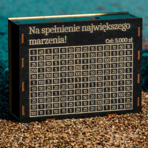 SKARBONKA DREWNIANA Z WŁASNYM GRAWEREM WYKREŚLANKA NA PREZENT CZARNA